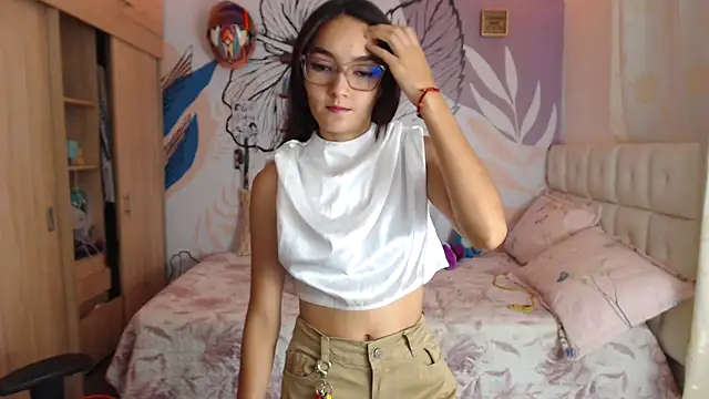 LinzyBaner Adlı Modelin Canlı XXX Sohbeti