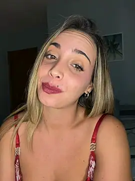 XXX chat uživo modela space_couple