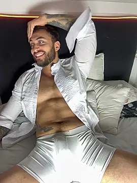 Czat XXX na żywo – ClayBrown