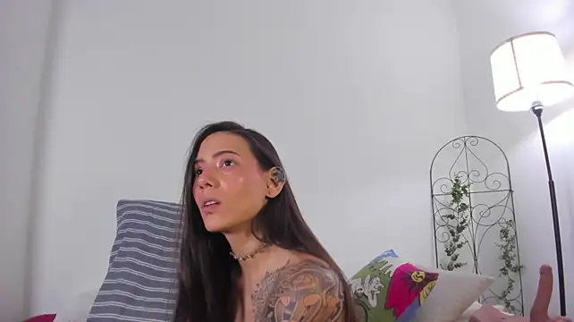 Chat +18 de Ameliekrave_ ao vivo