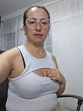 Lauryn_Jones' Live XXX Chat