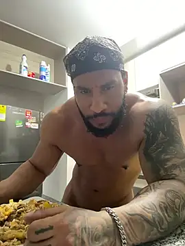 Andrew_Johnnson Adlı Modelin Canlı XXX Sohbeti