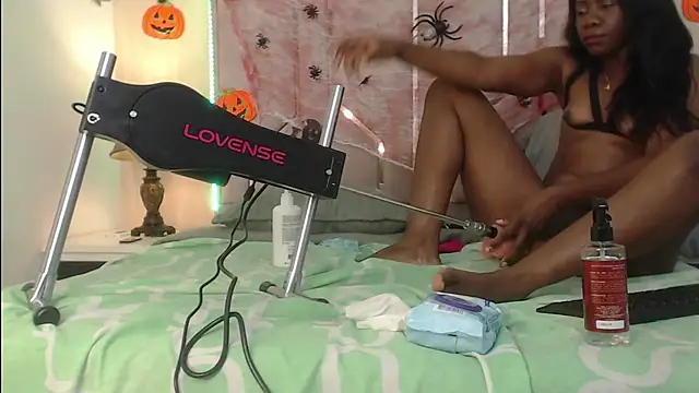 TINNATAYLORn Live XXX chat