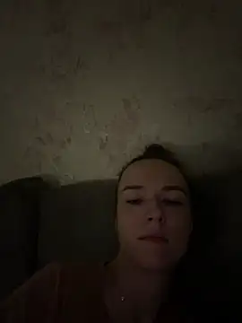 Chat +18 de AngelAnitt ao vivo
