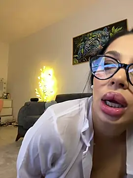 دردشة BellaVixen0 الجنسية المباشرة