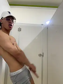 Chatroom XXX en direct de TavoHot_
