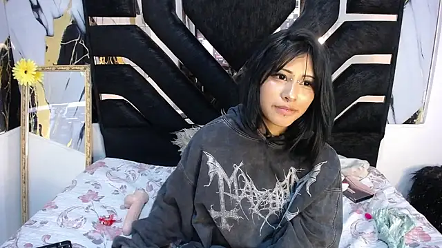 yiyi_cs' Live XXX Chat