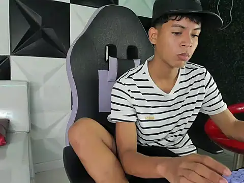 andrew_dlhz's Live XXX Chat