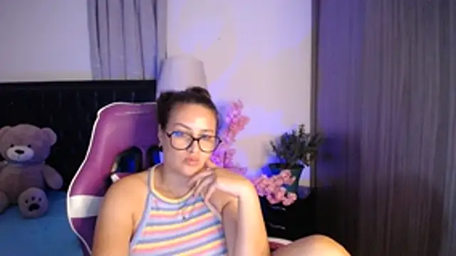 esmeraldaa230's Live XXX Chat