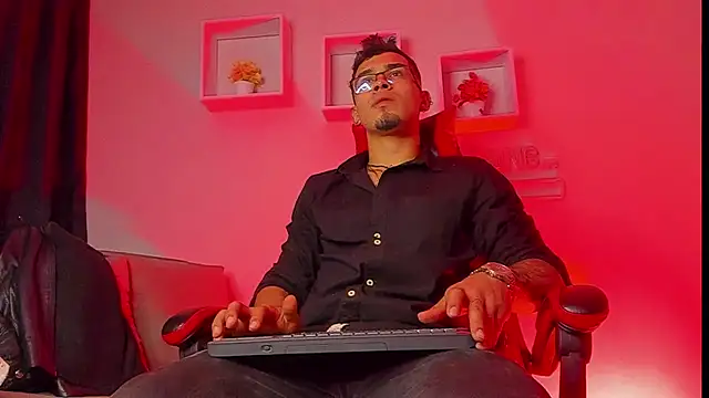 Chatroom XXX en direct de Demond_Master