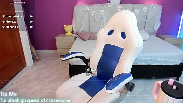 Chat +18 de Littlee_Noemi ao vivo