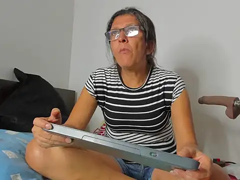 Chat XXX en directo de Keyla_Milf