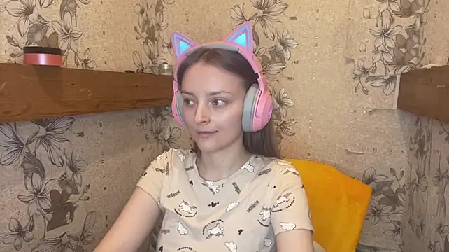 EmyMiu Adlı Modelin Canlı XXX Sohbeti