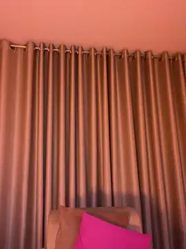 Aliinak's Live XXX Chat