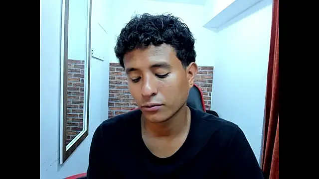 WIZARD-ALESSANDRO élő XXX-chatje