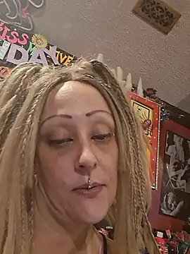 Czat XXX na żywo – Splash_Queen420