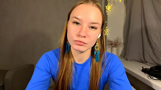 FridaMoncur's Live XXX Chat