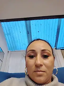 Chat +18 de VaniaRouse ao vivo