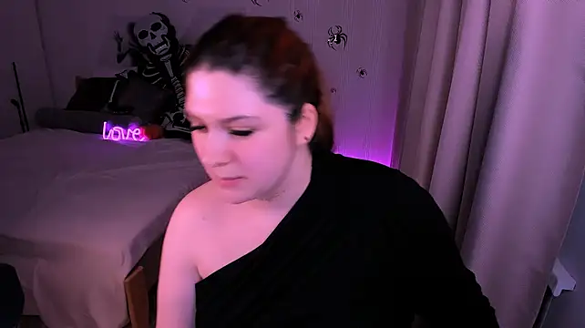 XXX chat uživo modela FieryMilena