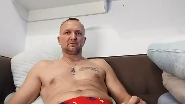 XXX chat uživo modela ALEX-BRUTALIN
