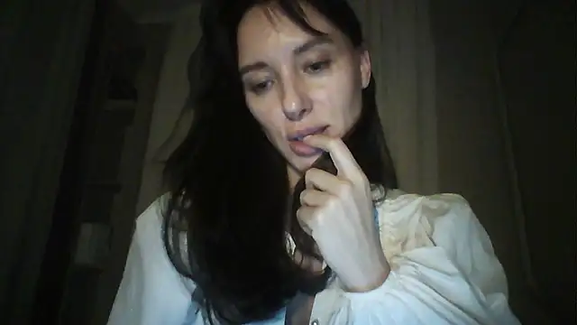 Ularvixan Live XXX chat
