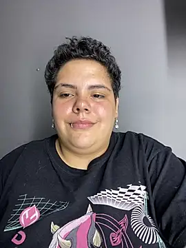 Chat +18 de Hailey_Curvy ao vivo