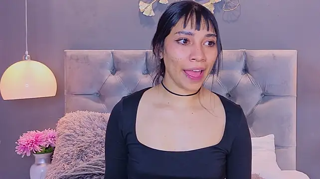 MillaJames_ Live XXX-chat