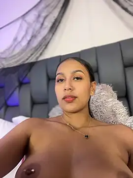Chat XXX en directo de MiilaBlake