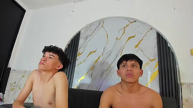 צ'אט XXX בשידור חי של Nccouple_bless