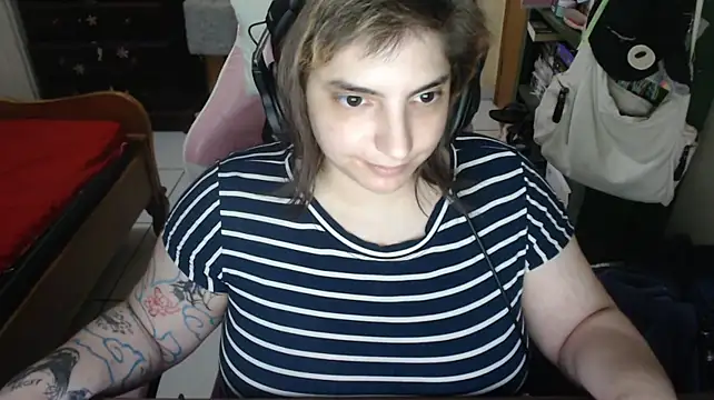 Chat XXX ao vivo de VictoriaSaintes