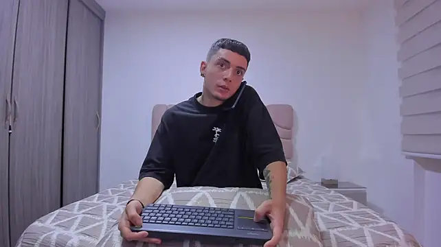 Chat +18 de ValerieAndDexter ao vivo