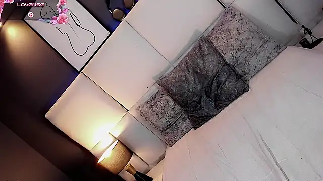 Megaan_Dolll live XXX chat