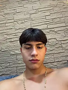 XXX chat uživo modela Lander_Cruz