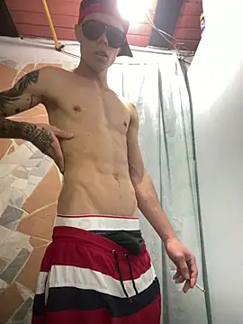 LuiguiMoore live XXX chat