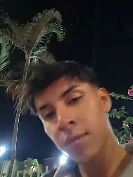 ZaneHoward 现场XXX聊天