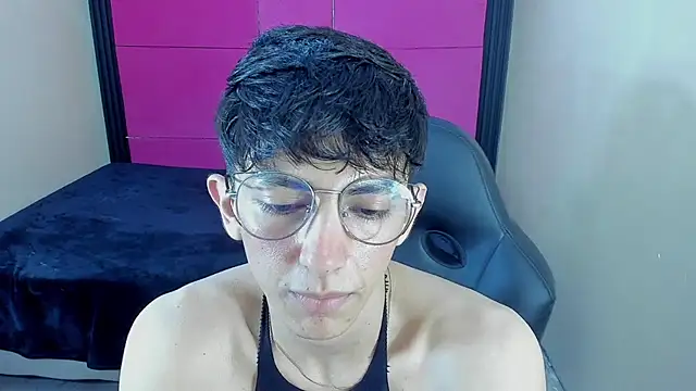 ElanGiraldo's Live XXX Chat