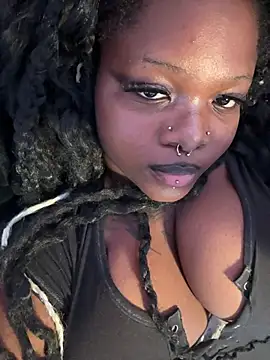 nylabbyugh's Live XXX Chat