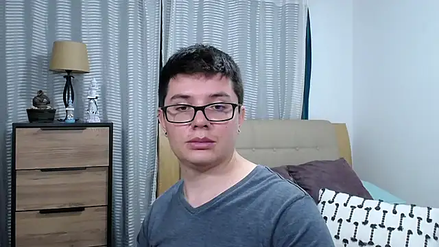BlackFoXXX69 现场XXX聊天