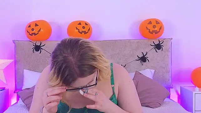 Jules_night Chat XXX live