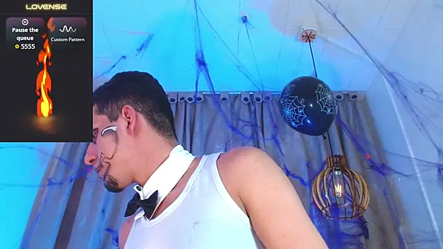 _Dominic_Smith_のライブXXXチャット