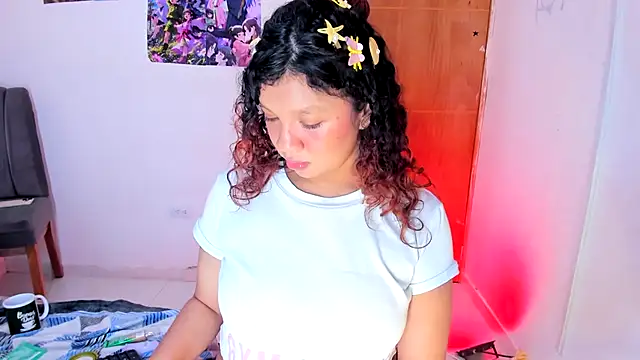 Emily_Coper18のライブXXXチャット