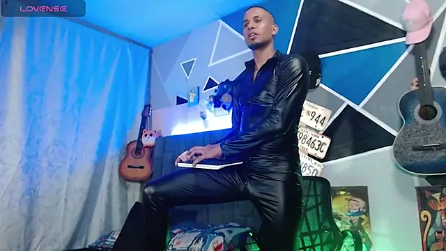 MagnusFrost's Live XXX Chat