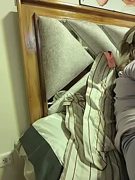 XXX chat uživo modela violet-grey