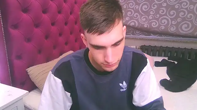 DeanWilde Chat XXX live