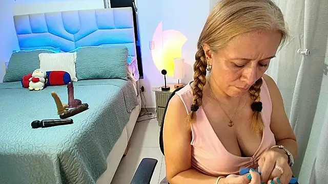 Naty_Stone Adlı Modelin Canlı XXX Sohbeti