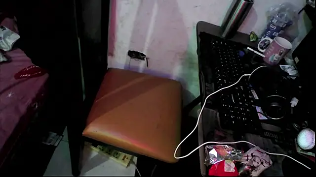 XXX chat uživo modela pidemelabendi