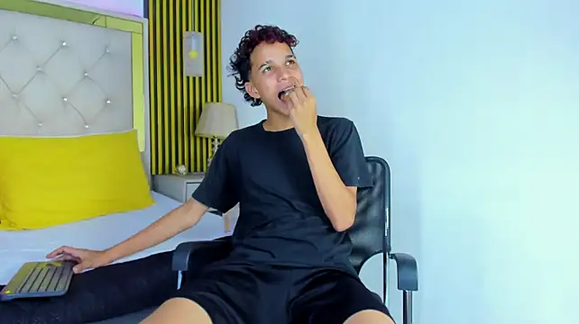 JustinSecret Live XXX Chat