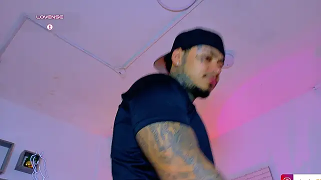 XXX chat uživo modela JordanSmiith_
