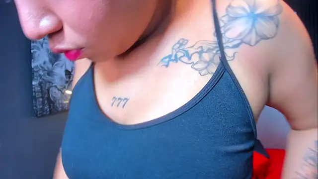 MiaWoltonn Live XXX chat