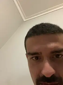Chat +18 de Ivis1999 ao vivo